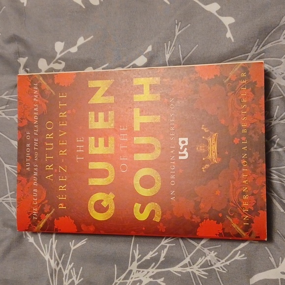 Other - The Queen of the South by Arturo Pérez-Reverte. Paperback. Plume edition.